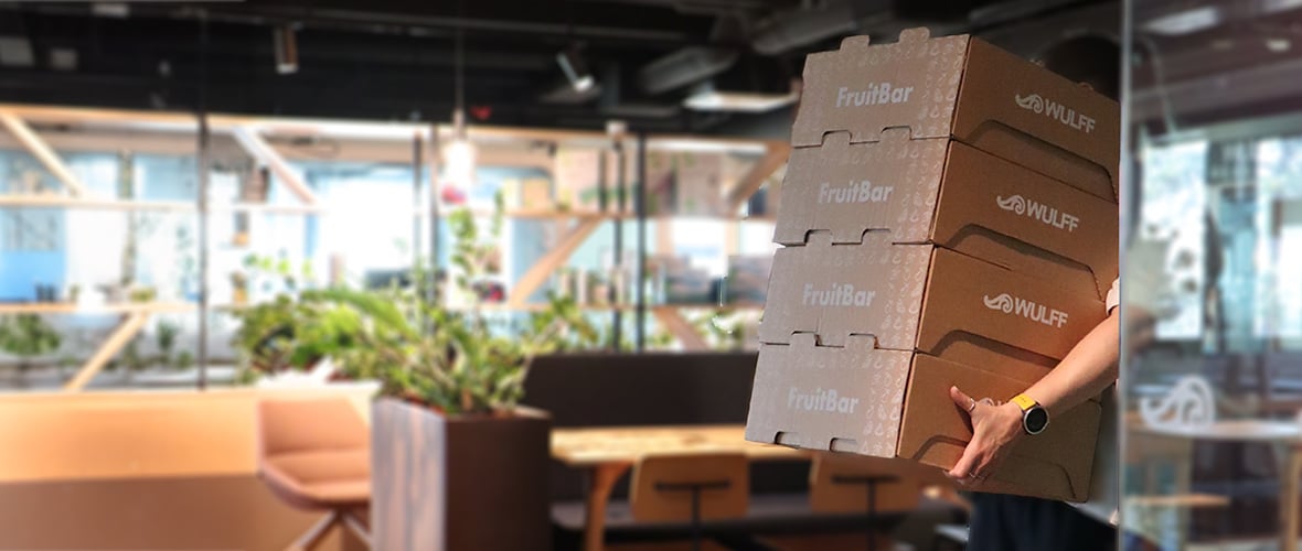 Wulff-FruitBar-laatikot-toimistolla