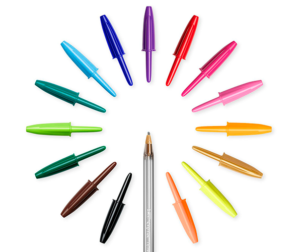 BIC Cristal -kuulakärkikynät eri väreissä – ikoninen 75 vuotta täyttänyt kirjoittamisen klassikko.