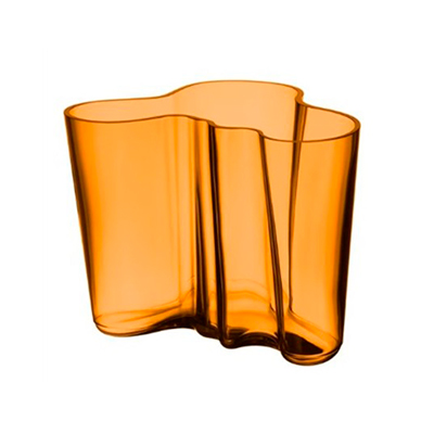 https://25163464.fs1.hubspotusercontent-eu1.net/hubfs/25163464/Tuotteet/Yrityslahjat/Syksy-talvi-2026-2027/Iittala-Aalto-Maljakko-kupari.jpg